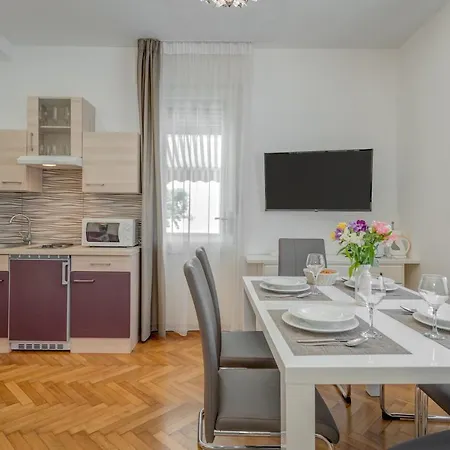 Seaside Bacvice & Apartment